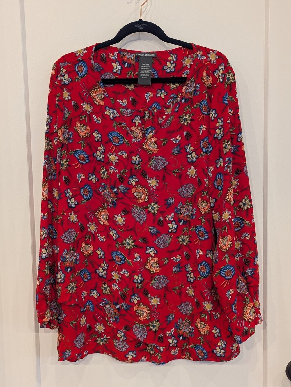 Chelsea & Theodore Red V-neck Floral Poly Pullover Long-sleeved Blouse Plus 2X